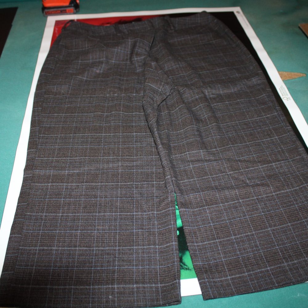 Capris - Picture 2 of 2
